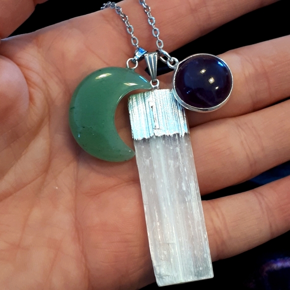 Jewelry - Triple Crystal Pendant Necklace